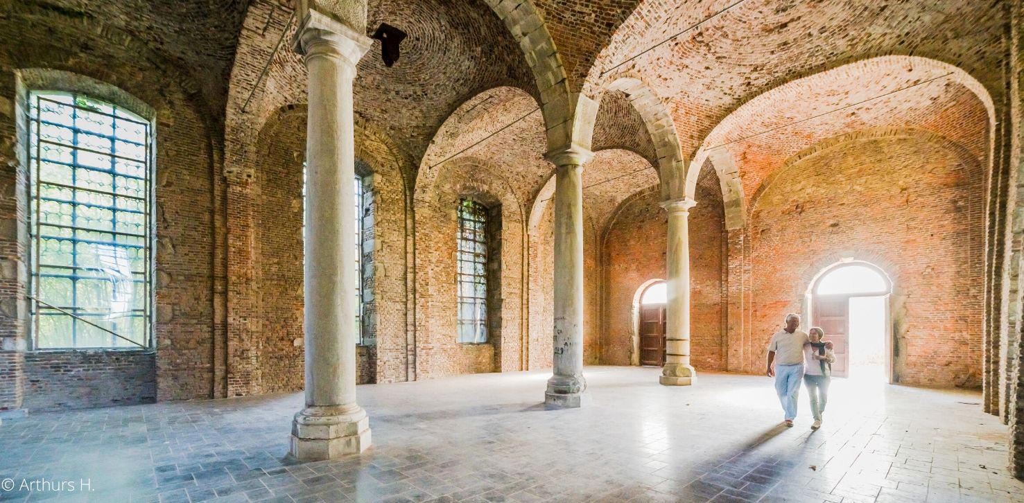 Intérieur de l'Abbaye d'Aulne visite